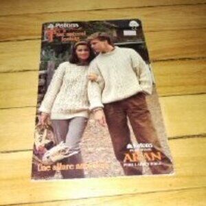 That Natural Feeling Knitting Pattern Book (Beehive Patons #646, 1990)